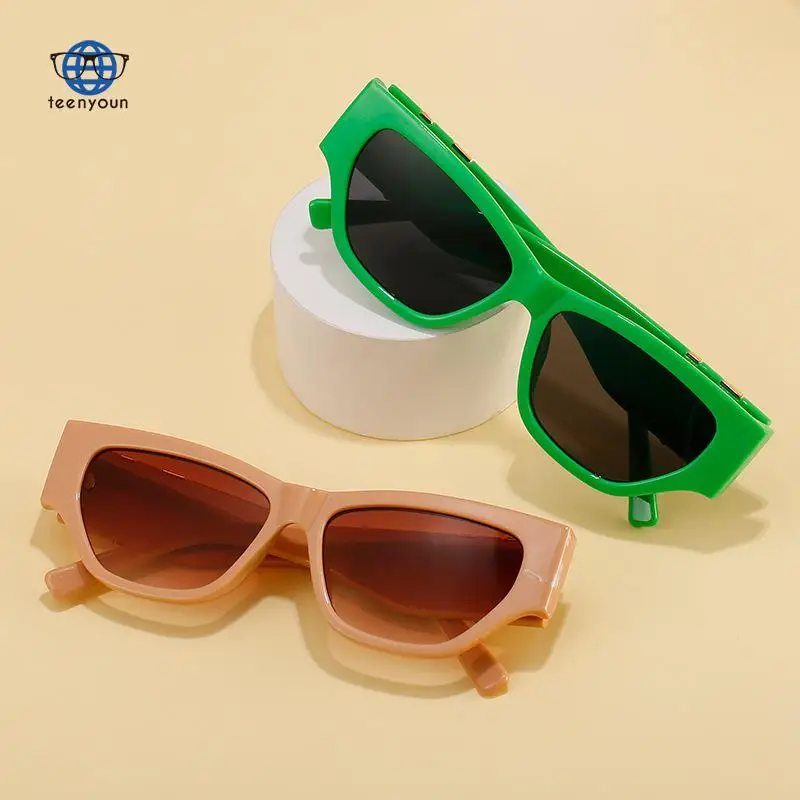 

Teenyoun New Cat Eye Punk Versatile Women's V-letter Decorative Head Style Luxury Brand Trend Retro Sunglasses Sun Glasses