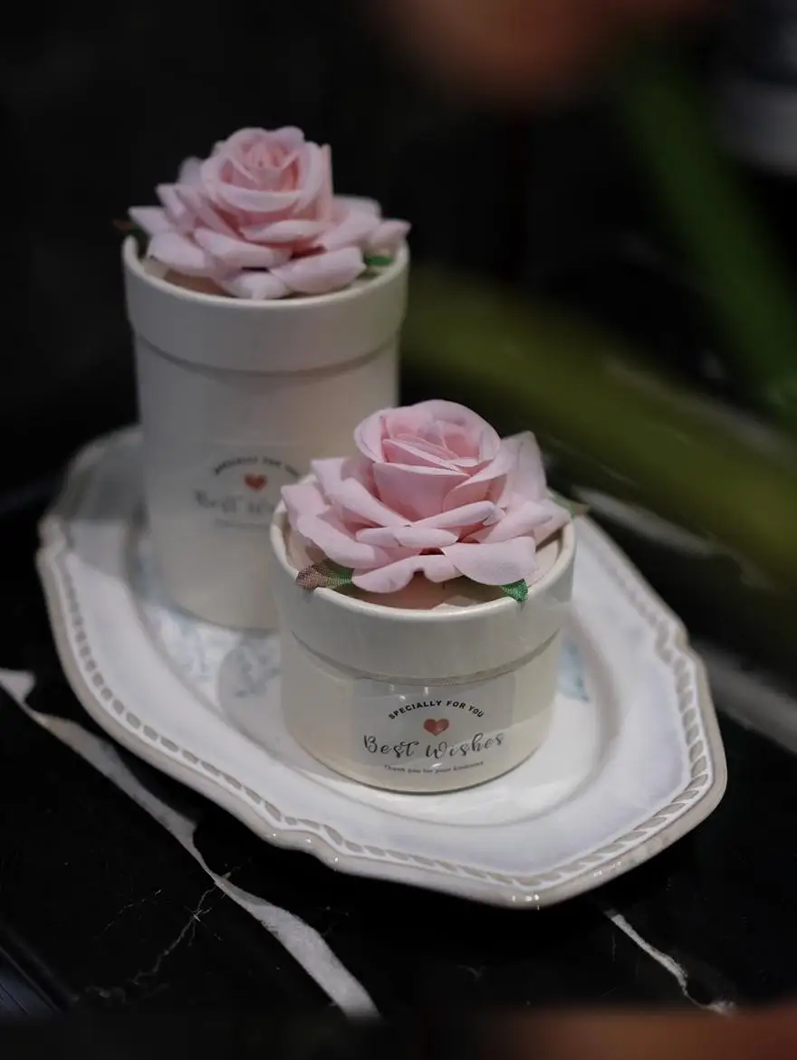 Подарочная коробка с цилиндрической розой Свадебная для конфет Сувениры детской