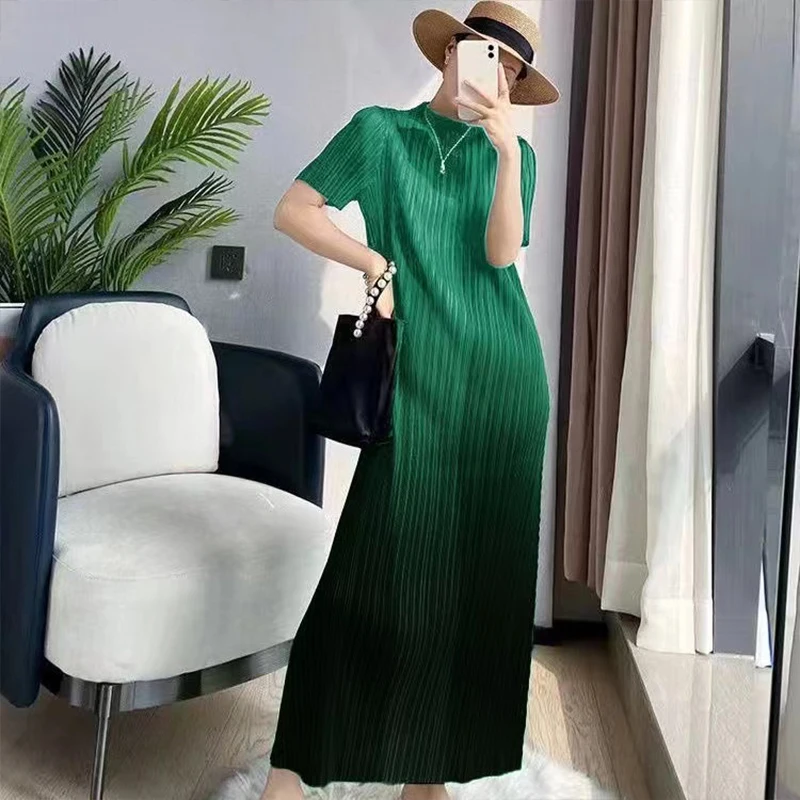 

Gradient Medium Long Slim Fashion Pleated Dress