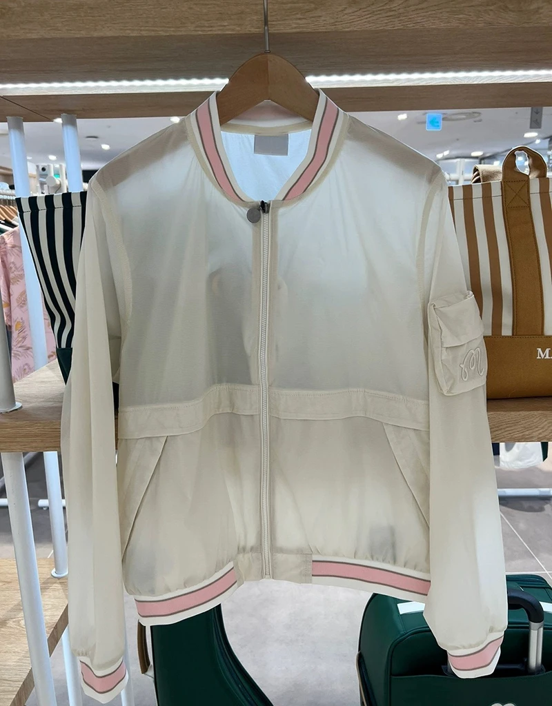 

Женская тонкая осенняя куртка с длинным рукавом и воротником-стойкой