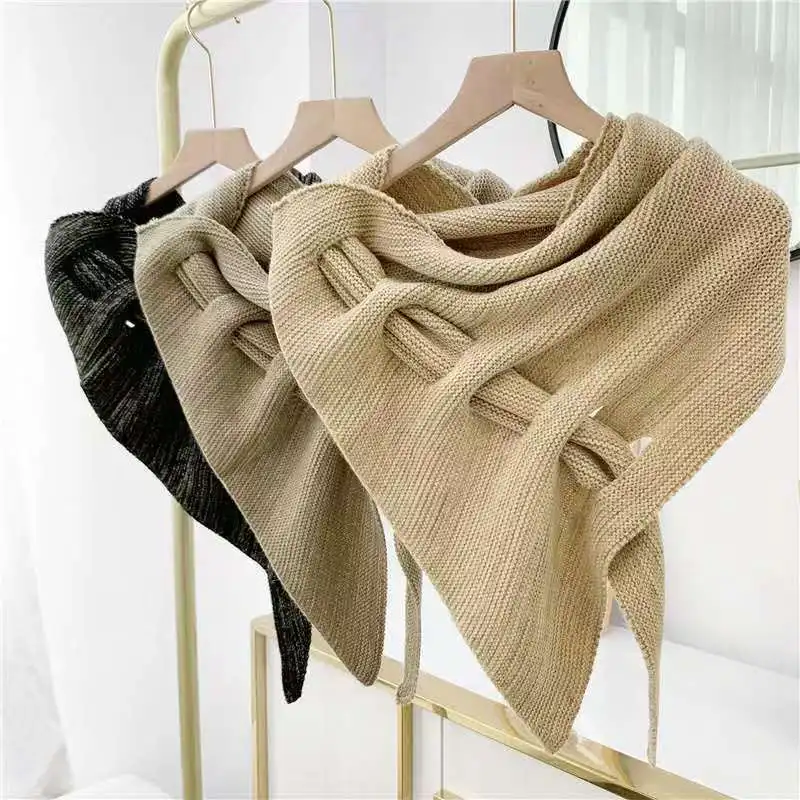 Однотонный зимний треугольный шарф женский вязаный шаль большой теплый шейный