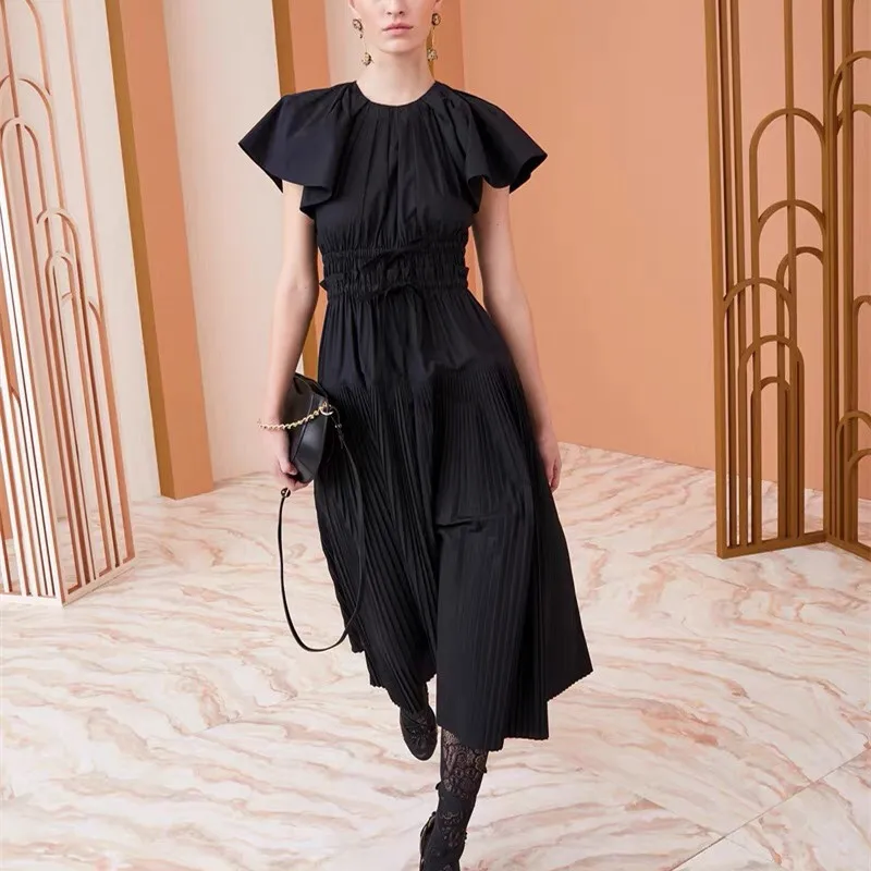 

Женское плиссированное платье средней длины со шнуровкой и рукавами-фонариками