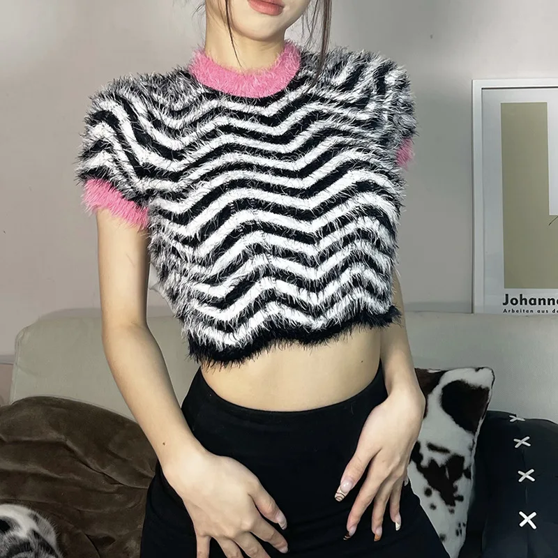 

Summer new women's fashion striped slim fit round neck T-shirt with women's short top and outer wear y2k girl