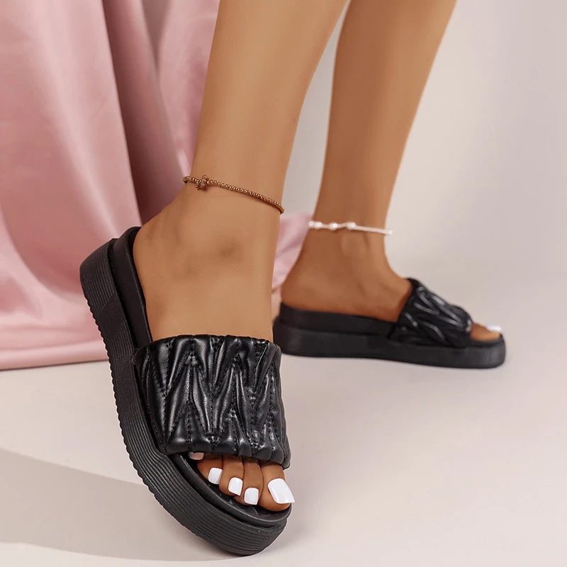 

Brand Slippers for Women Flat Slides Soft Sole Light and Comfortable Ladies Shoes Wrinkled Leather Summer Shoes Outdoor Casual