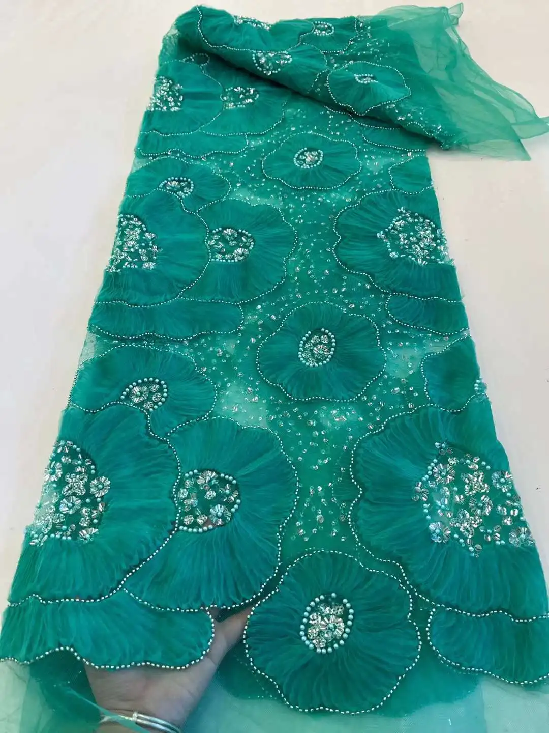 

2023 Luxury Elegant Beaded Lace Fabric African Heavy Fabric with Sequins Embroidery French Mesh Lace Bride Wedding