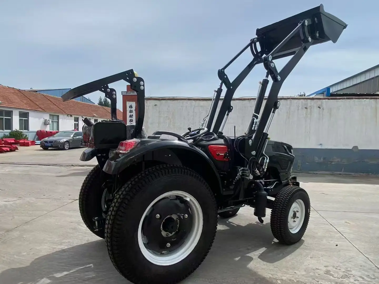 Фото Трактор для фермерских хозяйств 50 л.с., 4WD, соответствующий мировым стандартам качества, подходит для рынка Африки №5