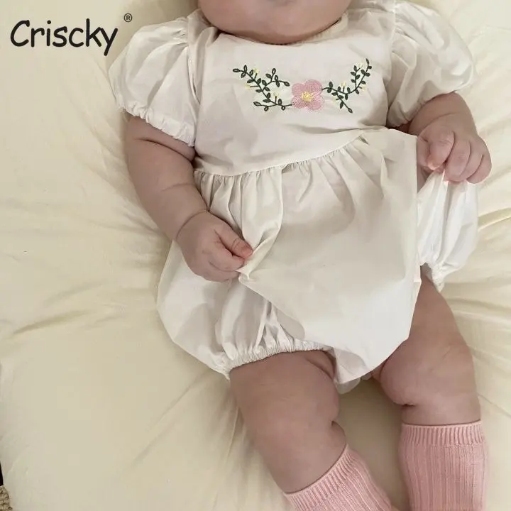 

Детский комбинезон с цветочной вышивкой, с коротким рукавом