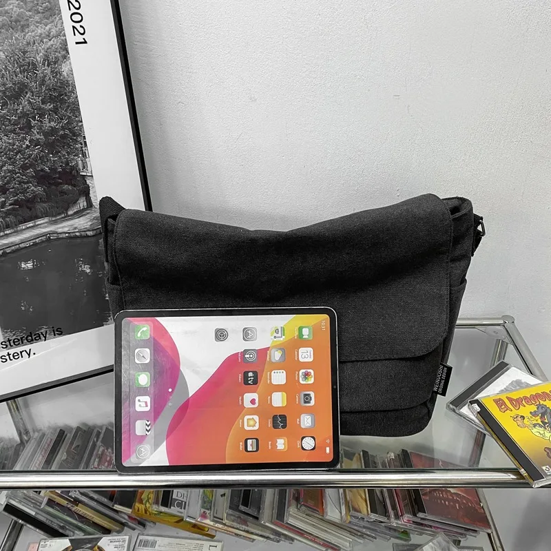 Men Fashion Versatile Crossbody Bag Vintage Canvas Student Messenger Bag Street Fashion Brand Tooling Wind Shoulder Bag Unisex