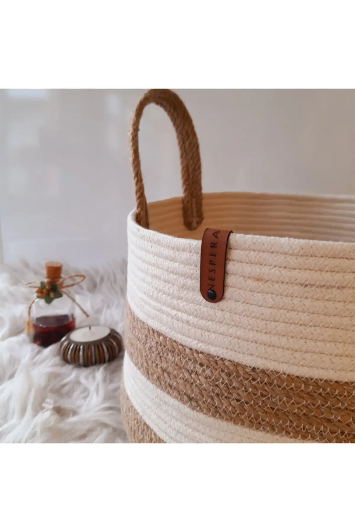 

Декоративная корзина с ручкой из джута