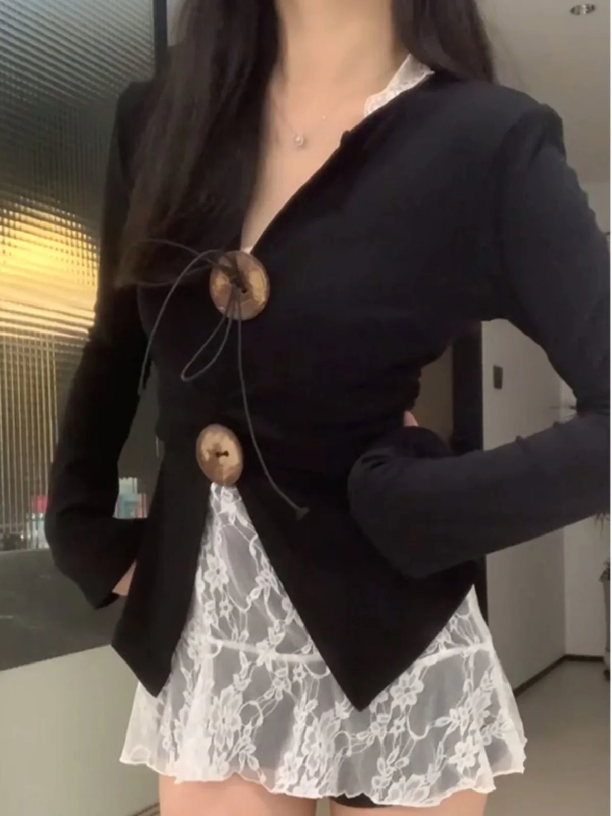 Pure Desire белое кружево висячая шея слинг перекрывающаяся одежда костюм из двух