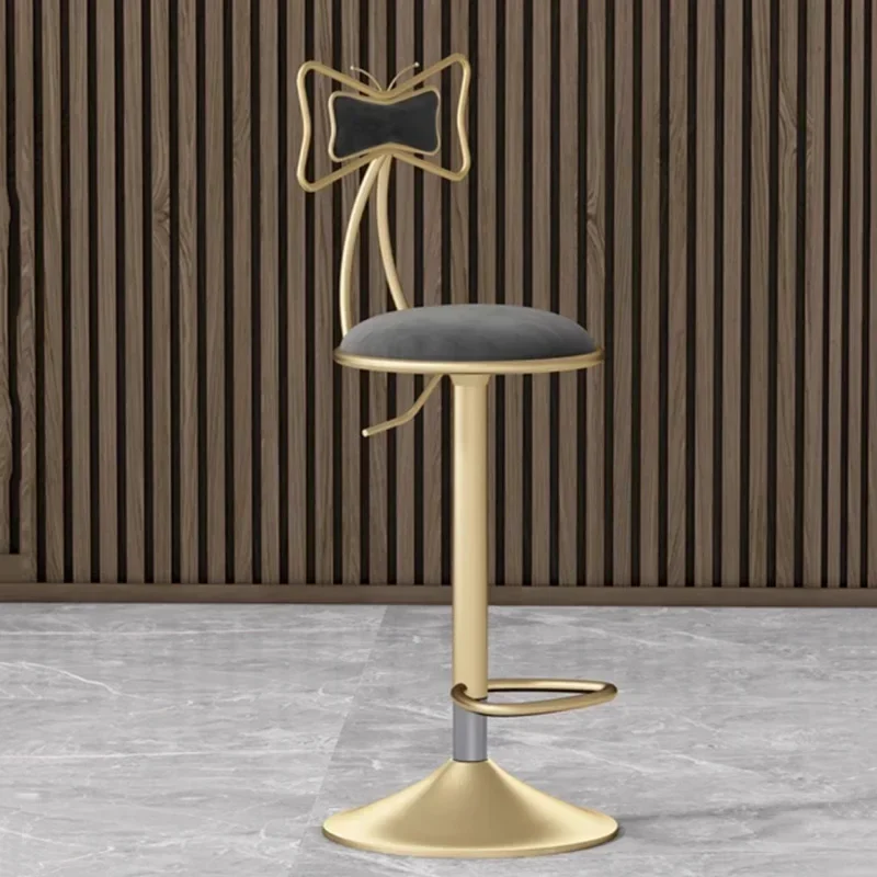 Современный минималистичный барный стул с золотыми ножками поворотный