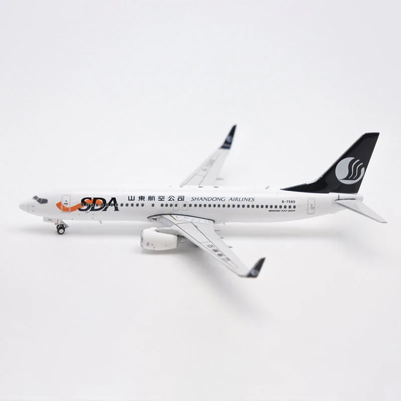 

China Shandong Airlines B737-800 Airliner Alloy & Plastic Model 1:400 Diecast Toy Gift Collection
