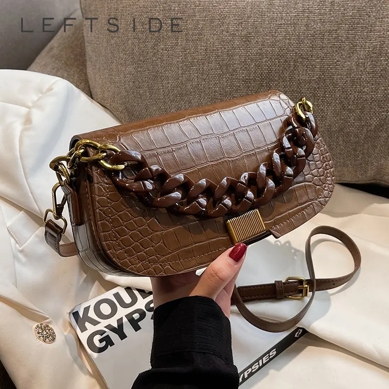 

LEFTSIDE Thick Chain Saddle Bags for Women 2022 Winter Trend Simple Leather Crossbody Bag Solid Stone Pattern Handbags