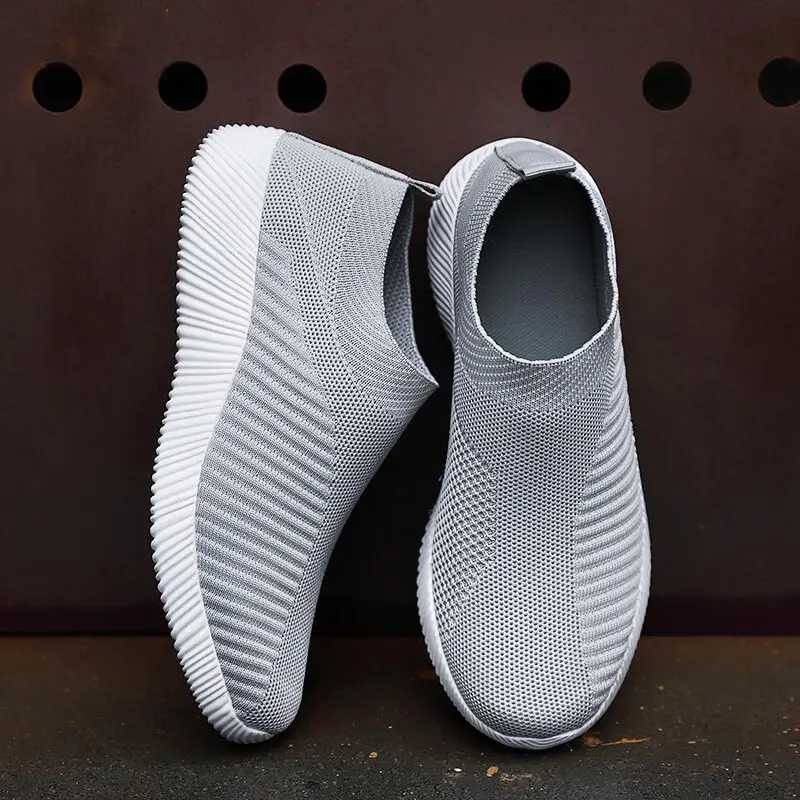 

low women sports shoes sport running mesh flat knitted Kids' sneakers loafers brand slip on shoos high quality luxury brand