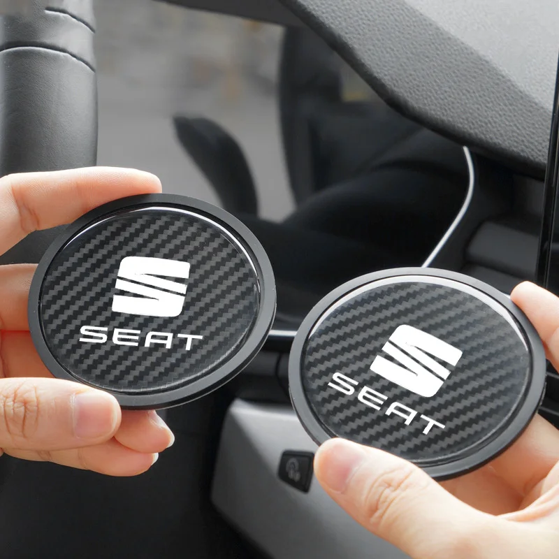 Автомобильный коврик из углеродного волокна с узором нескользящий для чашки