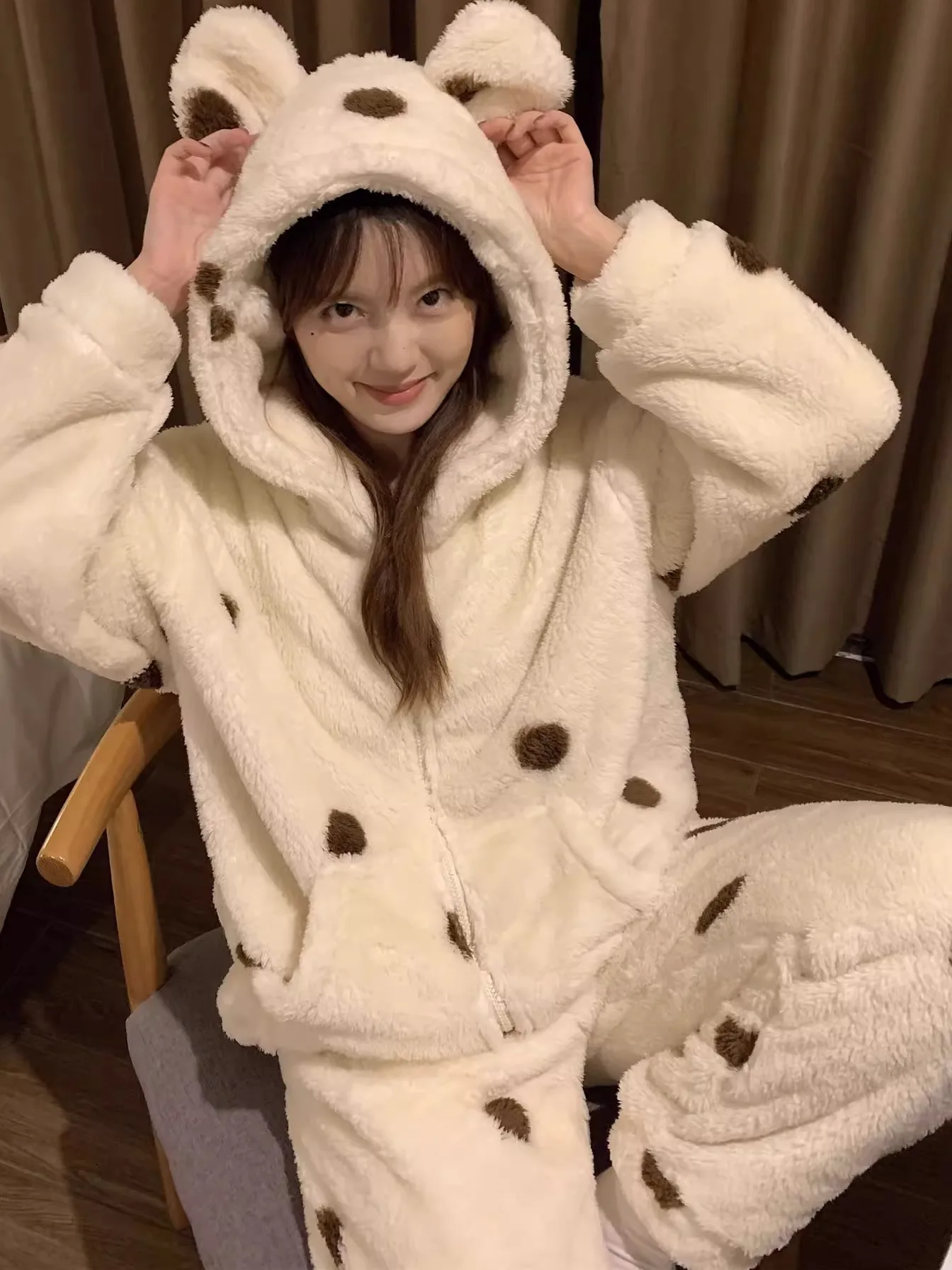 Женские пижамы из кораллового флиса с милым мультяшным медведем новинка 2024