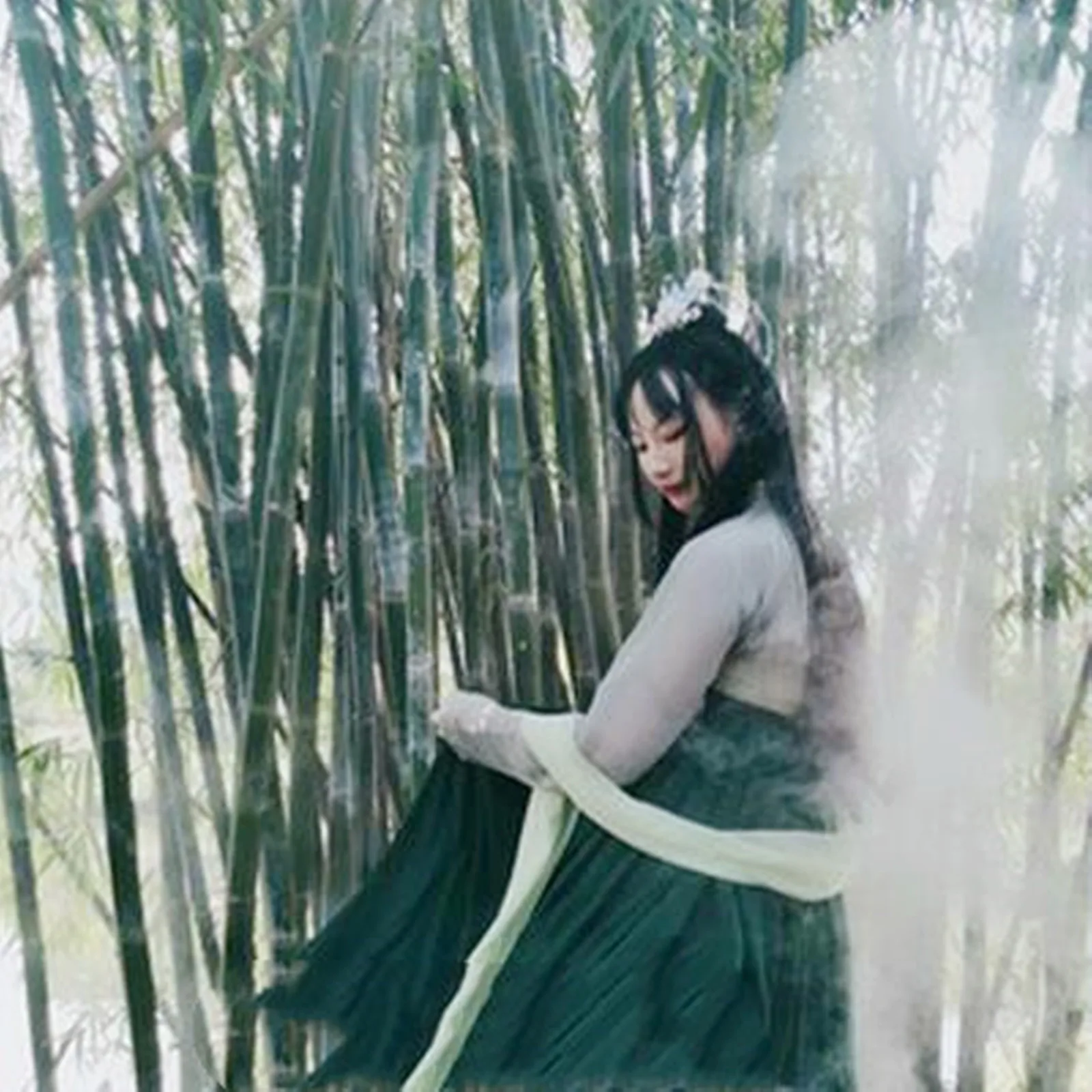 Белый дымовой торт с эффектом белого дыма Бомба Фотосъемка Сцена Композиция