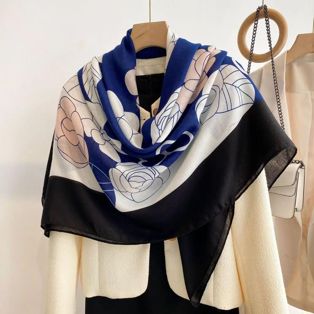 

Chic Scarf Shawl Smooth Women Scarf Sun Protection Lady Autumn Winter Retro Floral Print Travel Shawl Accessory