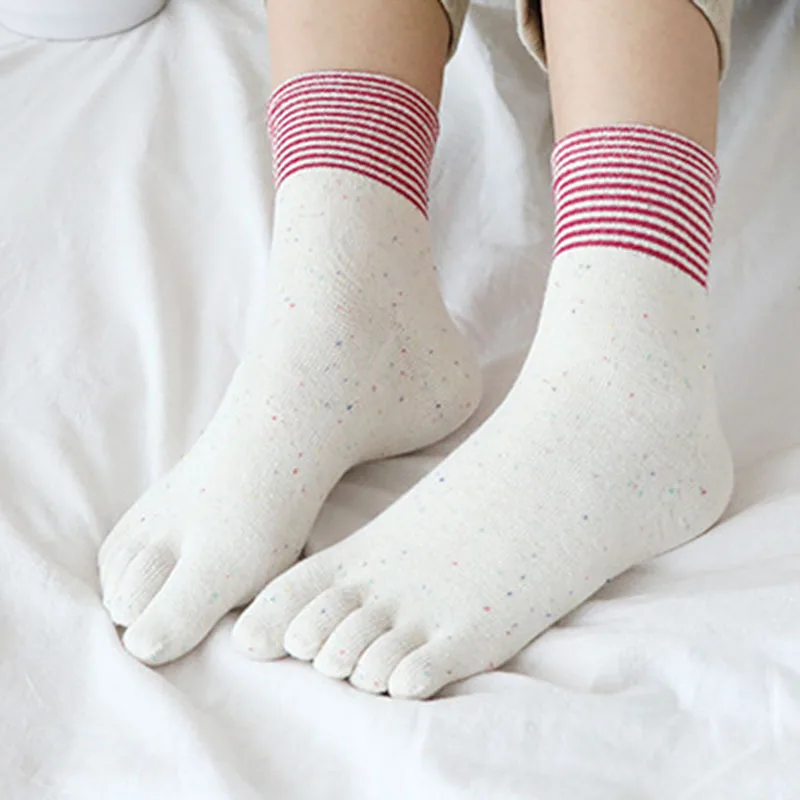 5 Pairs/Lot Woman Five Finger Socks Vintage Women's Gold Silk Socks Japanese Pure Cotton Autumn Winter Mid-Tube Split Toe Socks