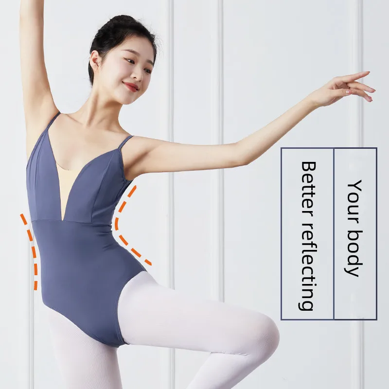 Женский однотонный купальник на бретельках с открытой спиной | Тематическая