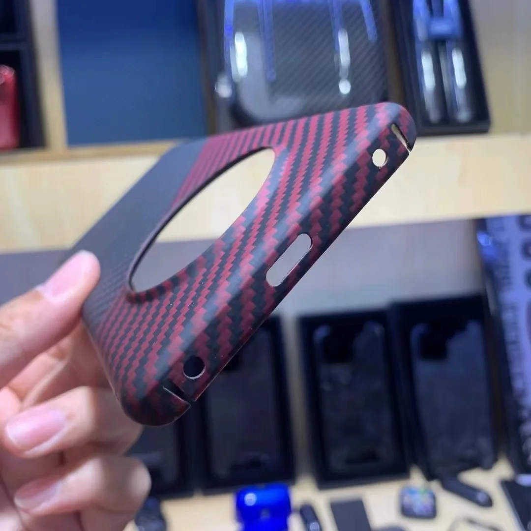 للبيع 4 حالات هاتف مطابقة