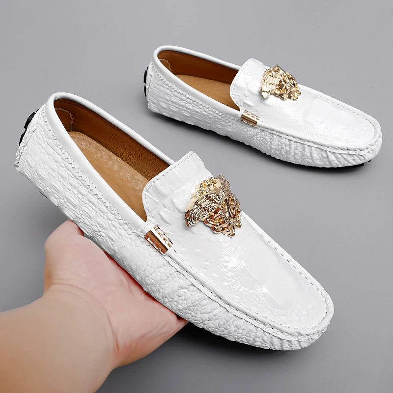 

2023 New Men Loafers Leather Driving Boat Shoes Slip-On Casual Shoes Breathable Soft Male Flats Red Lazy Beanie Shoes Plus Size