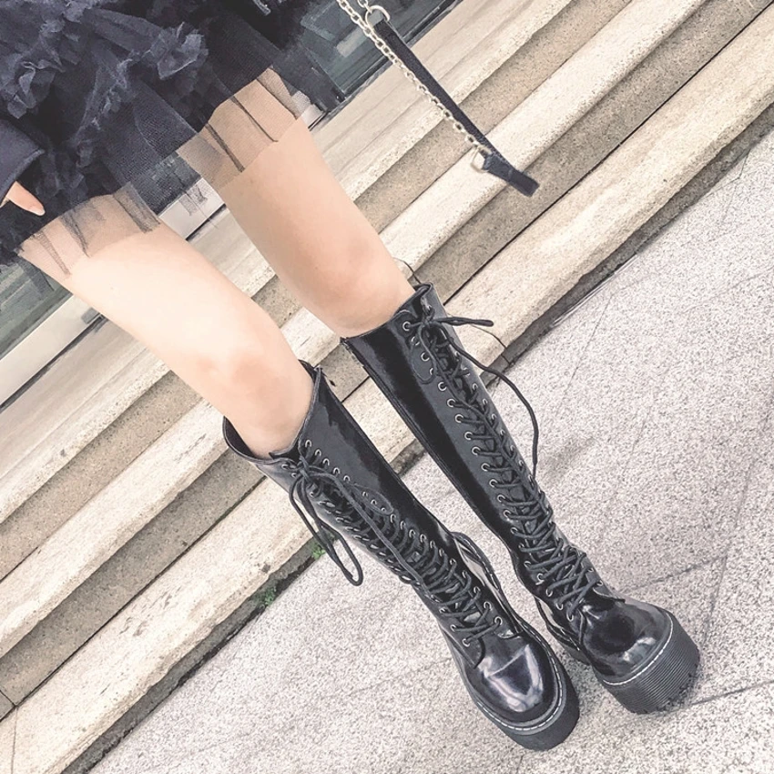 Зимние теплые туфли-оксфорды женская обувь из лакированной кожи на шнуровке