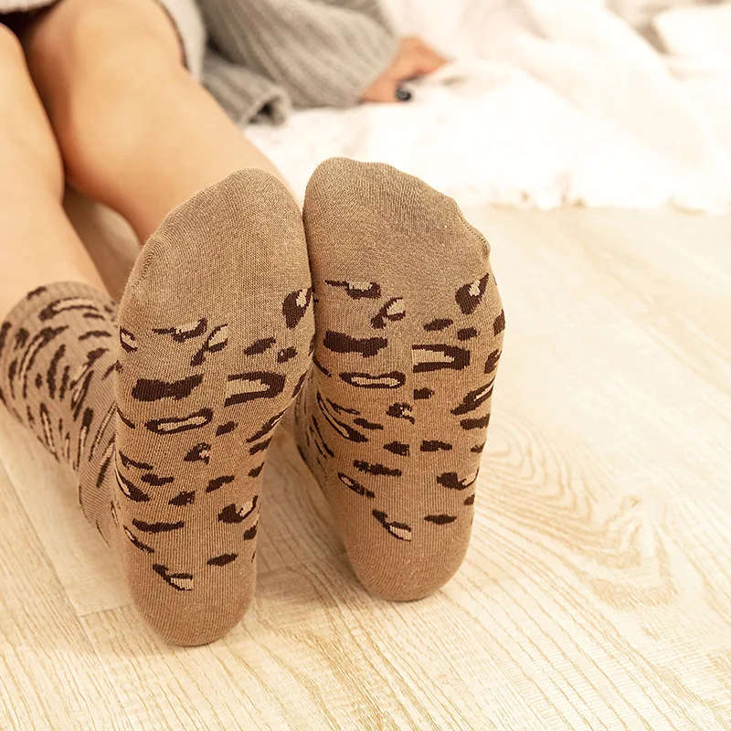 1 Pair Trendy Fashion Cotton Socks for Women Leopard Print Ladies Harajuku Socks Female Retro Vintage Personalized Cute Socks