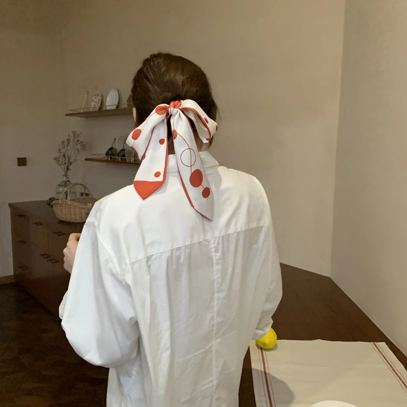 Рисунок 6 - Женский узкий длинный шарф Luna & Dolphin