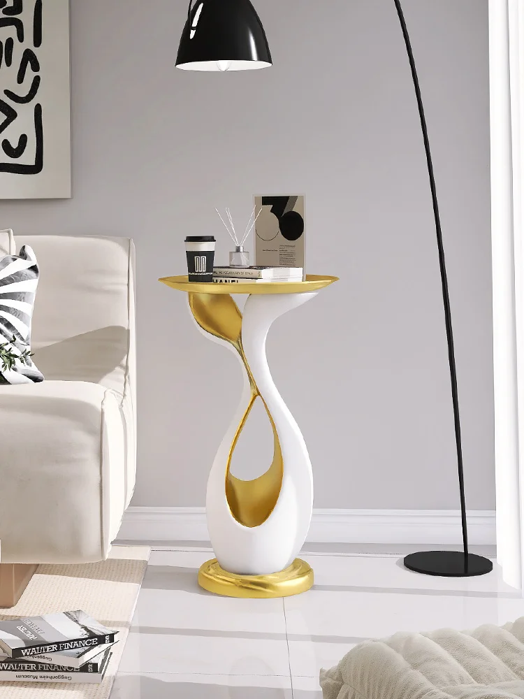 Кофейный столик в скандинавском стиле