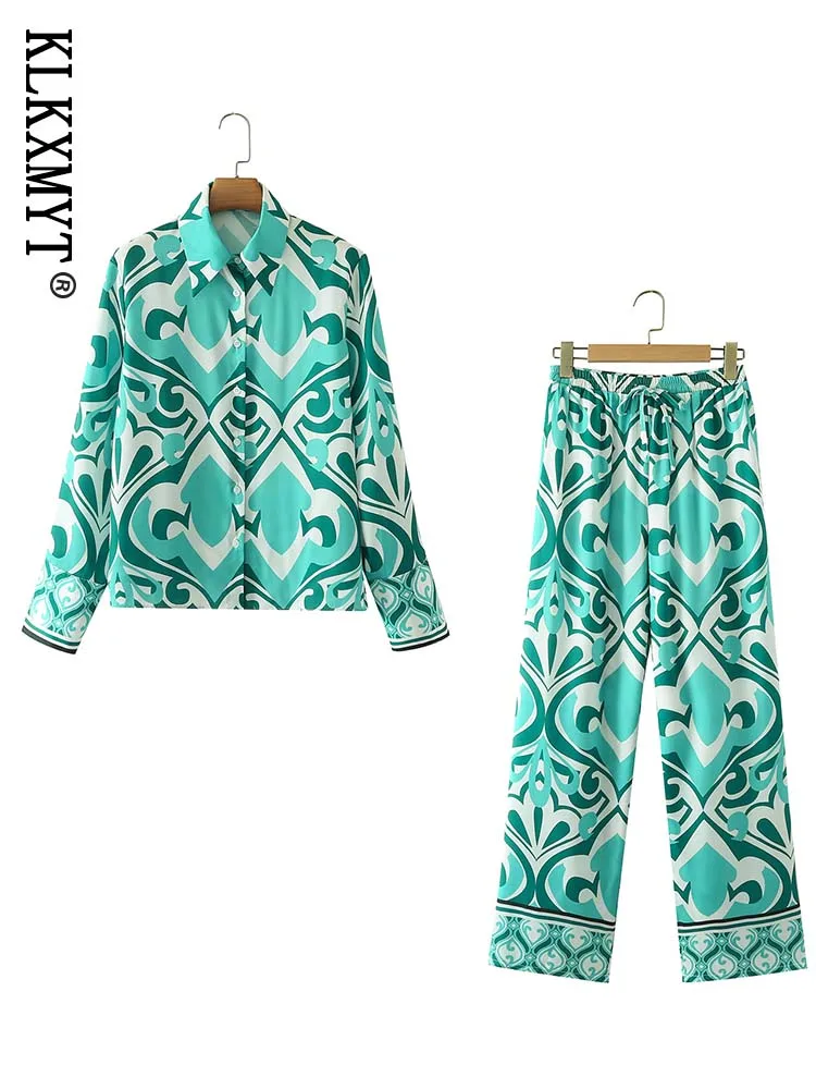 

Костюм женский из блузки и брюк с принтом и брюк с высокой талией