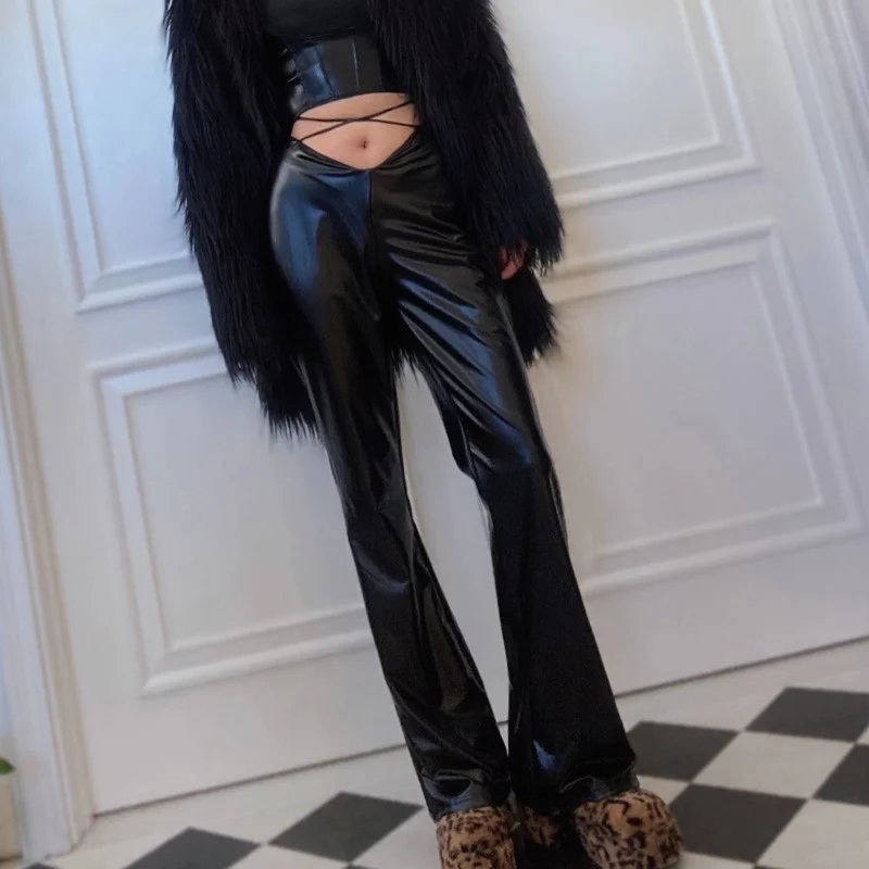 

2021 осень-зима кавайные черные из искусственной кожи с высокой талией на ремешке облегающие широкие брюки пикантные расклешенные брюки повс...