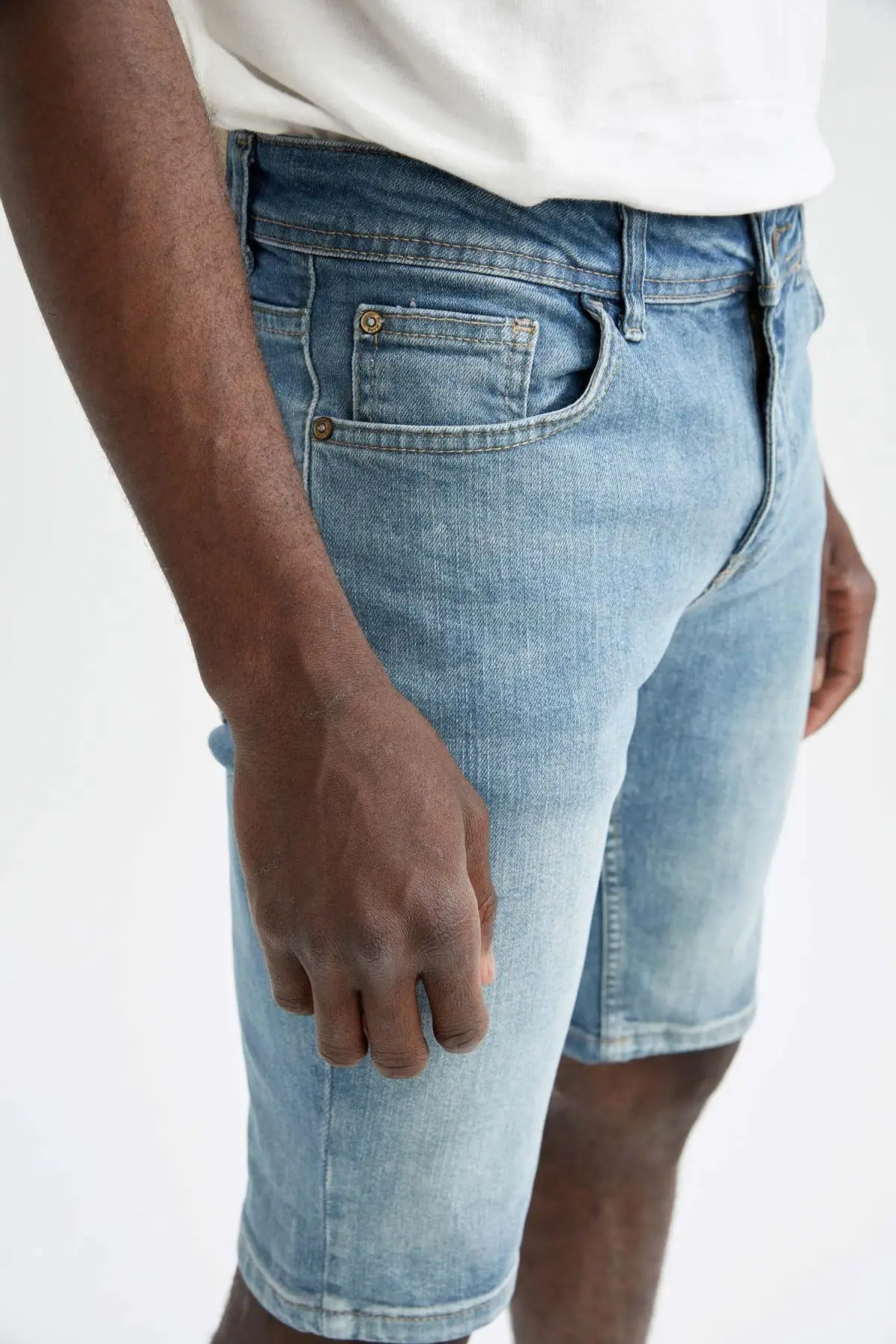 DeFacto Сезон лето Мужская джинсовые зауженные джинсы Бермуды короткие уличная