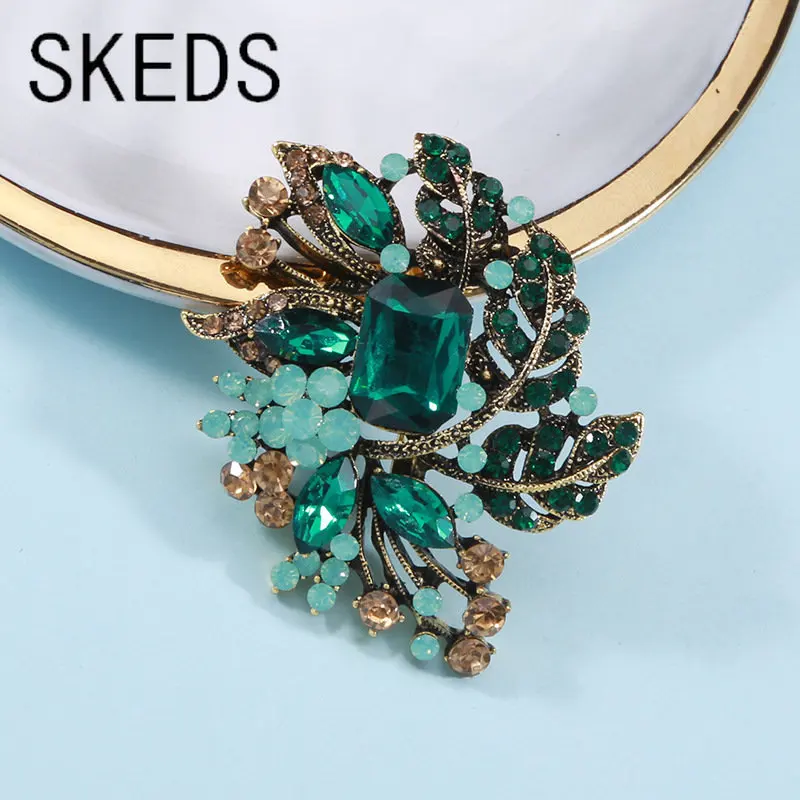 

SKEDS Luxury Exqusite Women Crystal Glass Brooch Exaggerated Shiny Boutique Party Banquet Pins Badges For Women's Clothing Gift