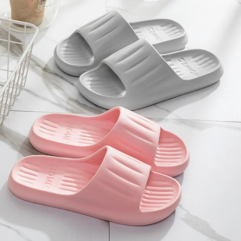 Шлепки желтые женские. Быстрее шлепка. Женщина выгоняет мужчину. Быстрее шлепка. Быстрее шлепка.