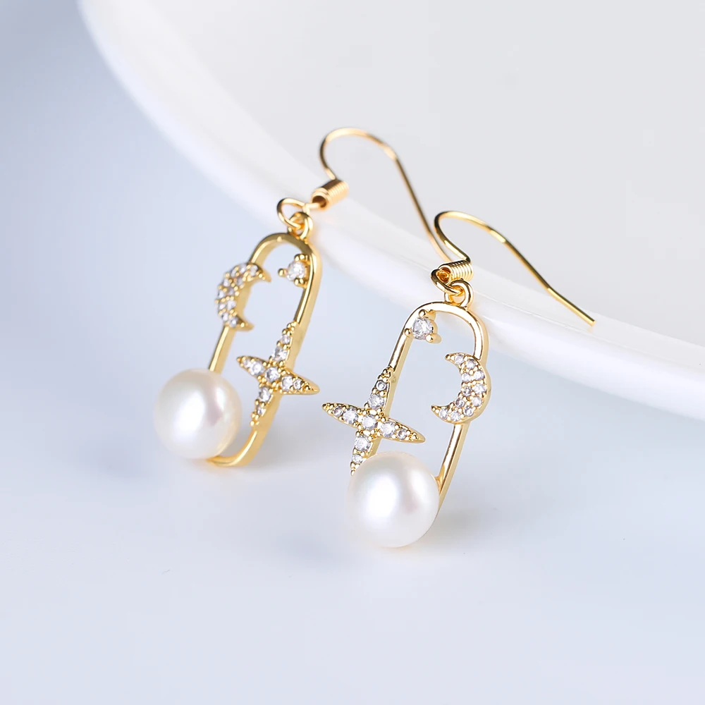 

2023 Summer New Charm Fashion Gold-Plated Zircon Inlaid Natural Pearl Earrings For Women