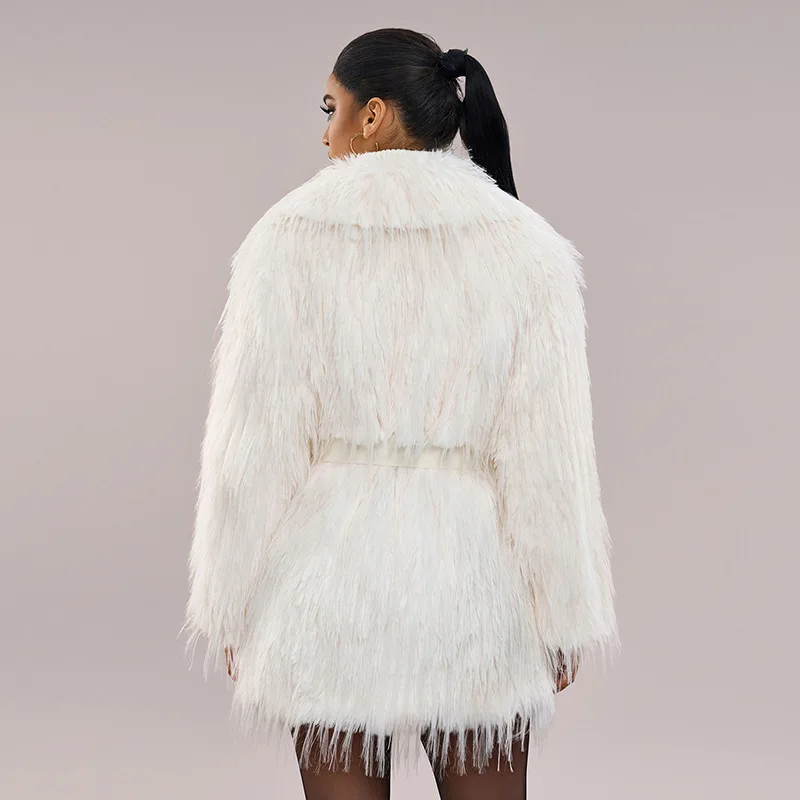 Женское пальто из искусственного лисьего меха на осень и зиму