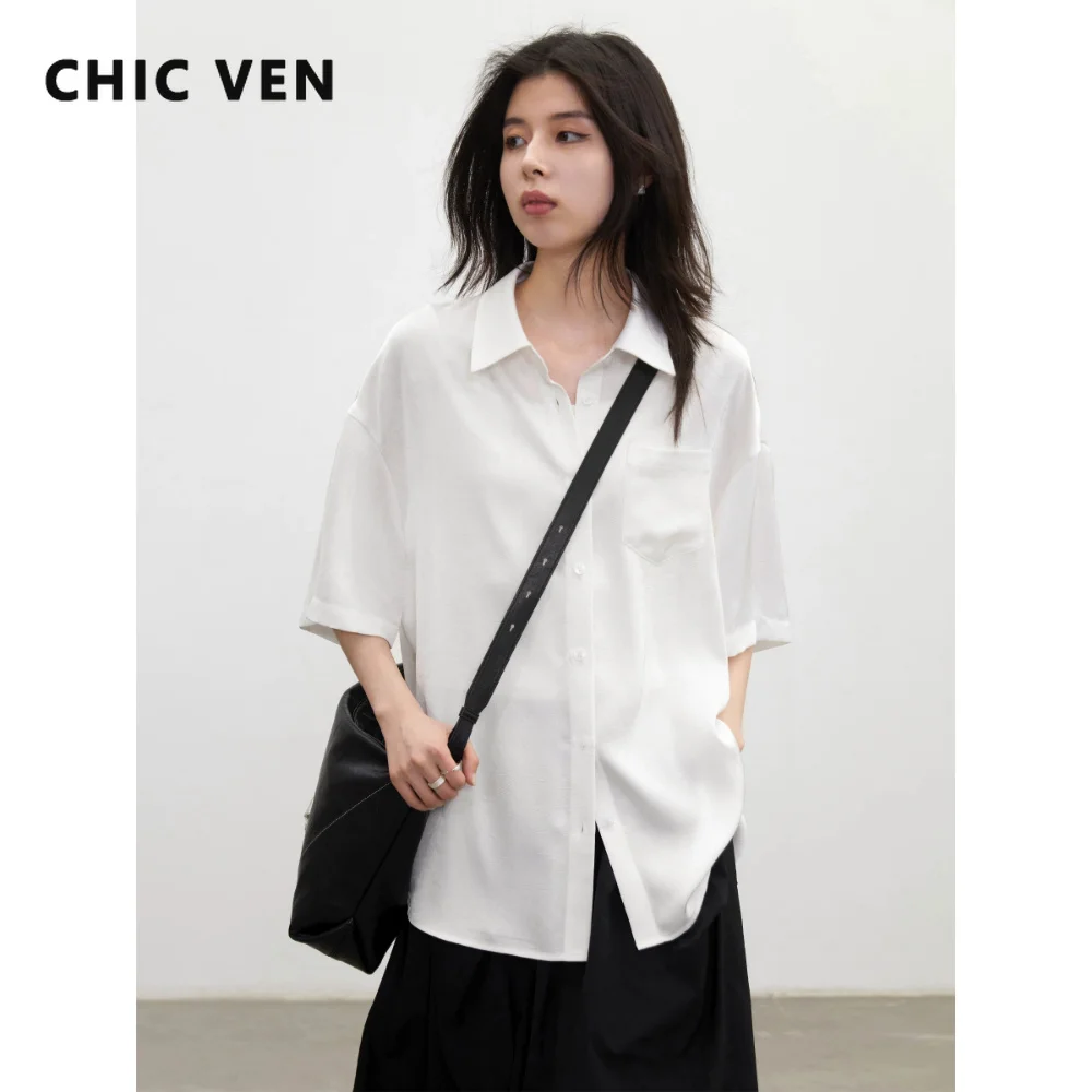 Фото Модная женская рубашка CHIC VEN в корейском стиле, однобортная, свободная, повседневная, однотонная белая, с коротким рукавом, весна-лето 2026 №1