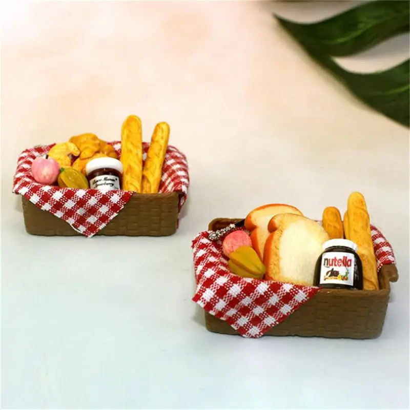 

1:12 Dollhouse Miniature Food tool Bread Toast with Basket Dining Room Bakery Pastry Kitchen Decoration Pretend Play Toy