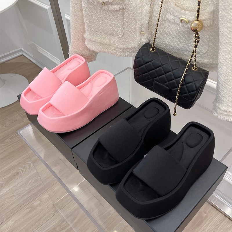 

2023 New Thick Bottom Slippers for Women To Wear Out of The Box with Raised Sponge Bottom Sandals for Women