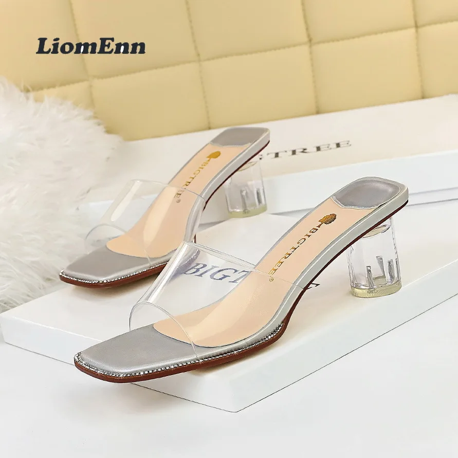 

2022 Summer PVC Transparent Slippers Women Slides Outdoor Casual Square Toe Clear Heels Slippers For Women Sandals Party Shoes