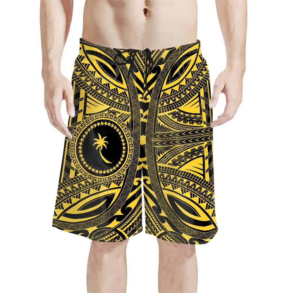

Мужские повседневные пляжные шорты длиной до колен, одежда для плавания, полинезийская этническая одежда, логотип на острове Чуук, штаны для бега с золотым принтом на заказ