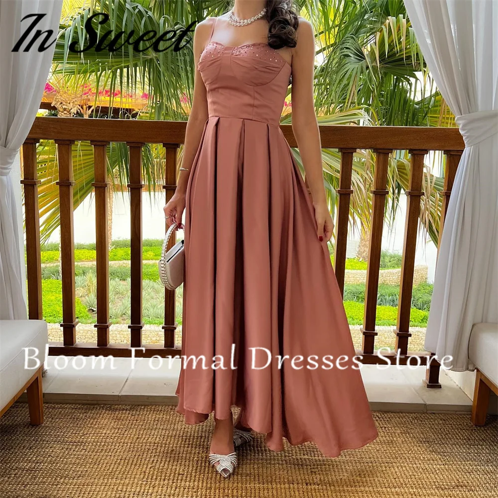 Женское вечернее платье без бретелек на тонких бретельках