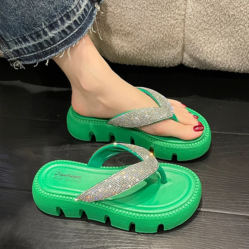 

Luxury advanced water drill Flip-flops sandals women to wear outside in summer New thick soled slippers with platform slippers
