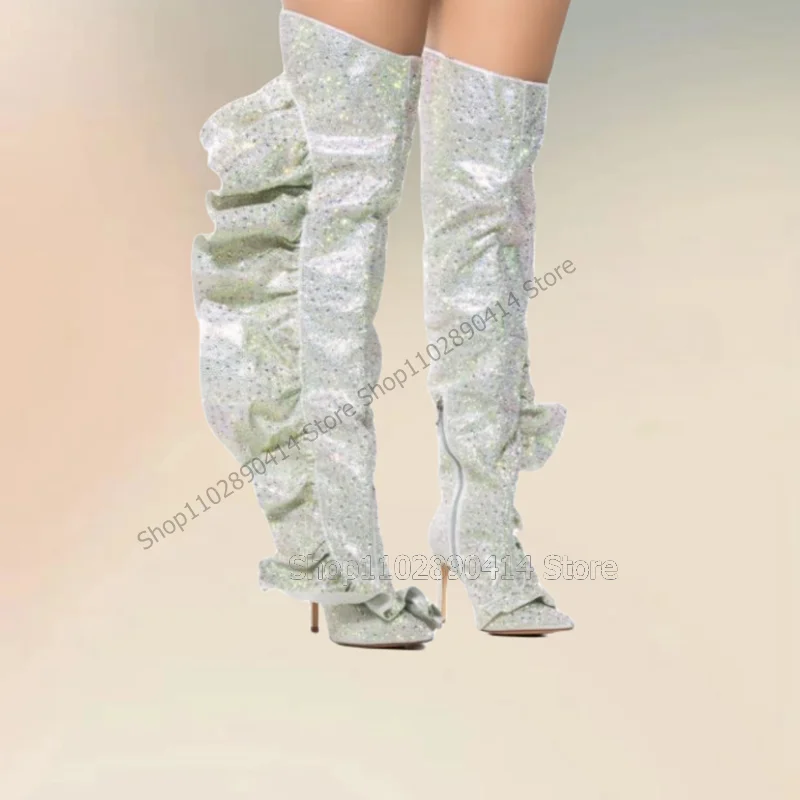 Женские ботинки с острым носком серебристые на молнии тонком высоком каблуке