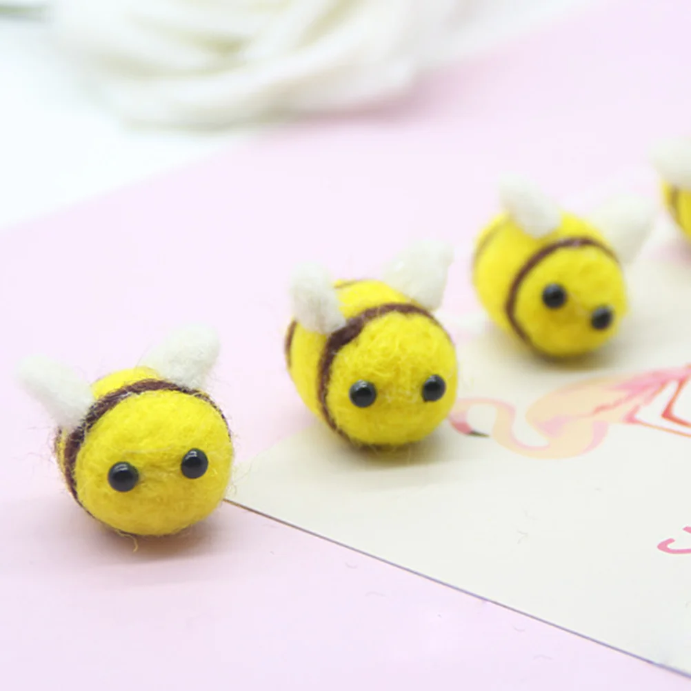 

24PCS Wool Felt Bee Decor Lovely Bee Clothes Accessories Creative DIY Headwear Accessories Cartoon Animal Clothes Decortaive