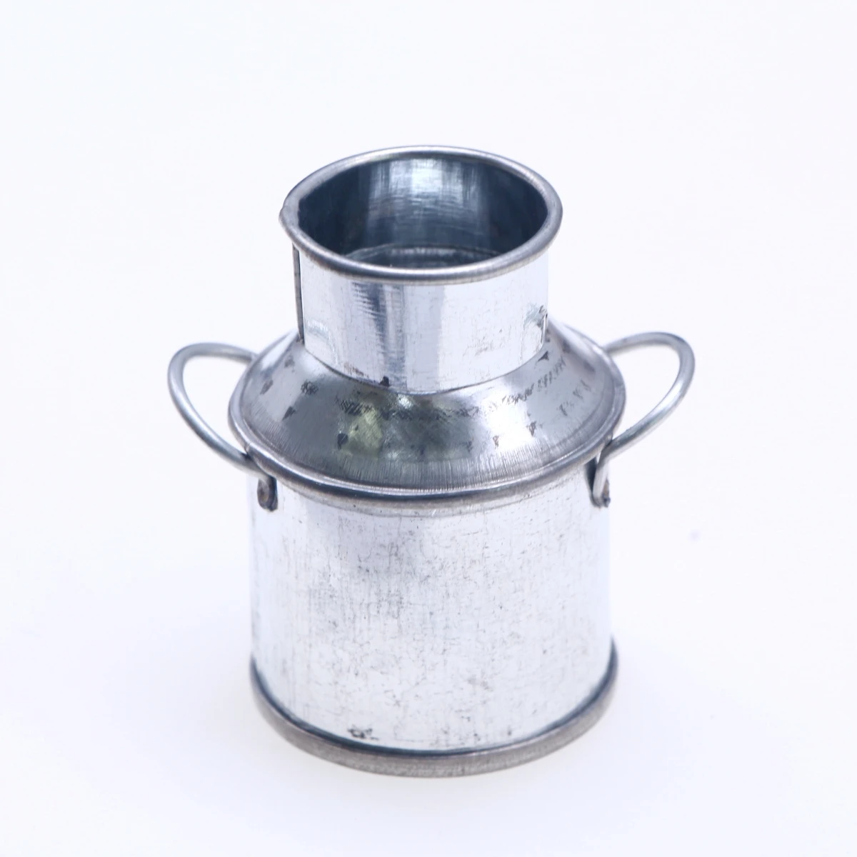 

Миниатюрная металлическая ваза для цветов