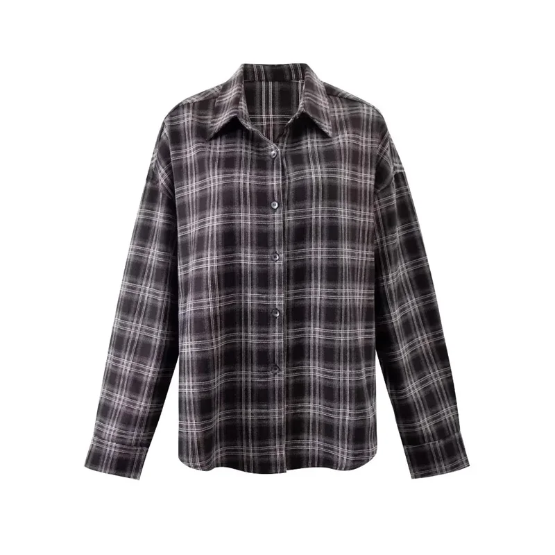 Женская удлиненная черная рубашка большого размера в клетку