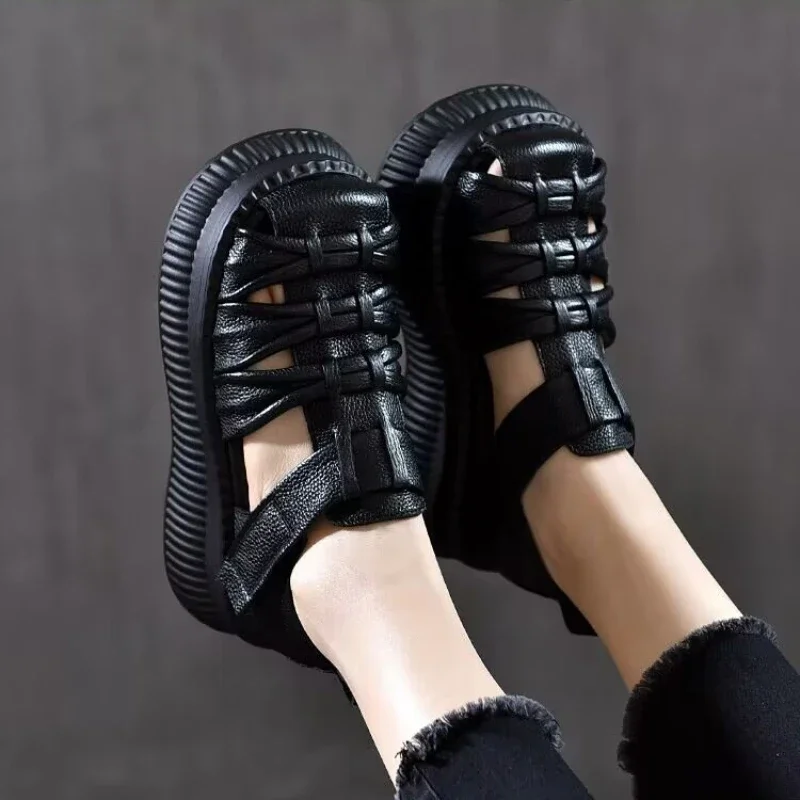 Сандалии женские на танкетке босоножки из натуральной кожи с перфорацией