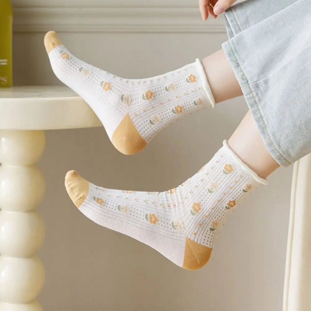 

Воздухопроницаемые подарочные модные марлевые прозрачные блестящие Шелковые чулочно-носочные изделия в Корейском стиле женские тонкие носки в полоску
